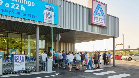 ALDI abre en Vélez y supera las 30 tiendas en la provincia de Málaga ALDI abre en Vélez y supera las 30 tiendas en la provincia de Málaga