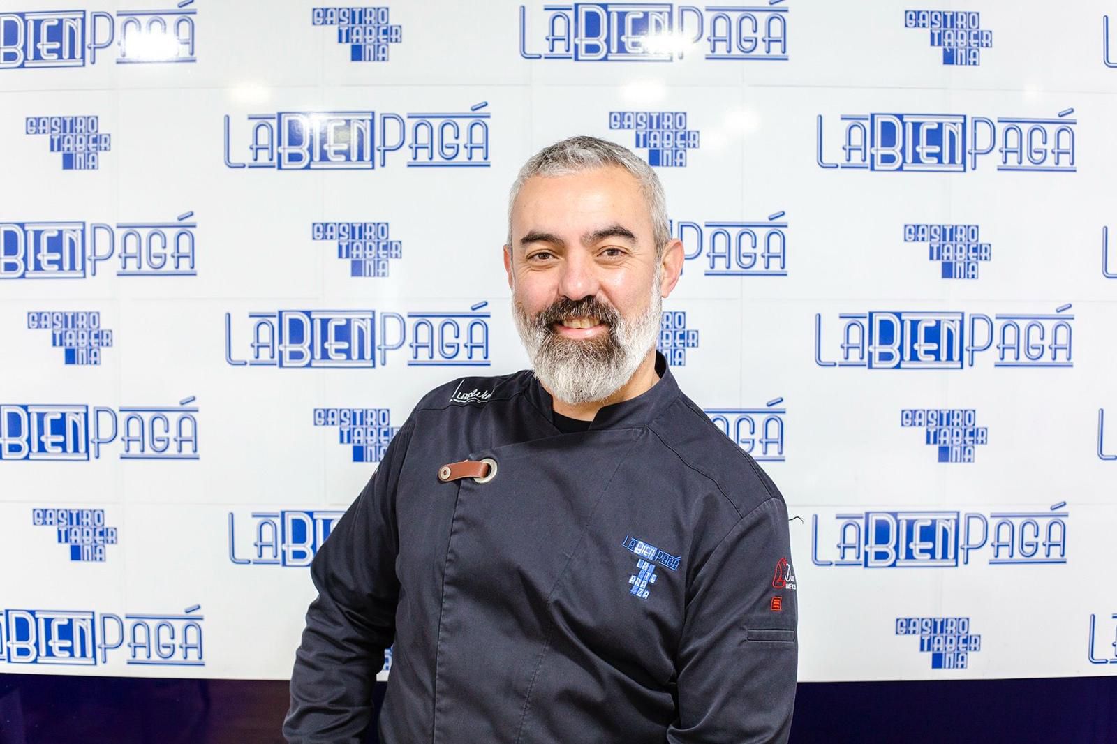 Cuchillito y tenedor: David Láinez, el sumiller que sirve emociones en copa desde La Bien Pagá Cuchillito y tenedor: David Láinez, el sumiller que sirve emociones en copa desde La Bien Pagá