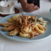 La Plata Casa Matilde, de Benajarafe, prepara la mejor fritura malagueña de toda la provincia