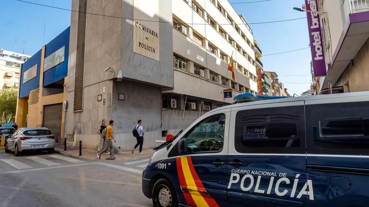 Agentes de la Policía Nacional en prácticas se incorporan a la plantilla en Benidorm Agentes de la Policía Nacional en prácticas se incorporan a la plantilla en Benidorm