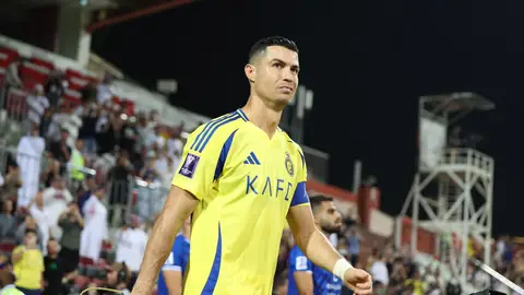 Cristiano Ronaldo renueva con Al Nassr hasta 2027 Cristiano Ronaldo renueva con Al Nassr hasta 2027