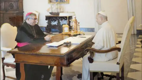El arzobispo de Mérida-Badajoz ha sido el primer obispo español recibido en audiencia privada por el Papa León XIV El arzobispo de Mérida-Badajoz ha sido el primer obispo español recibido en audiencia privada por el Papa León XIV