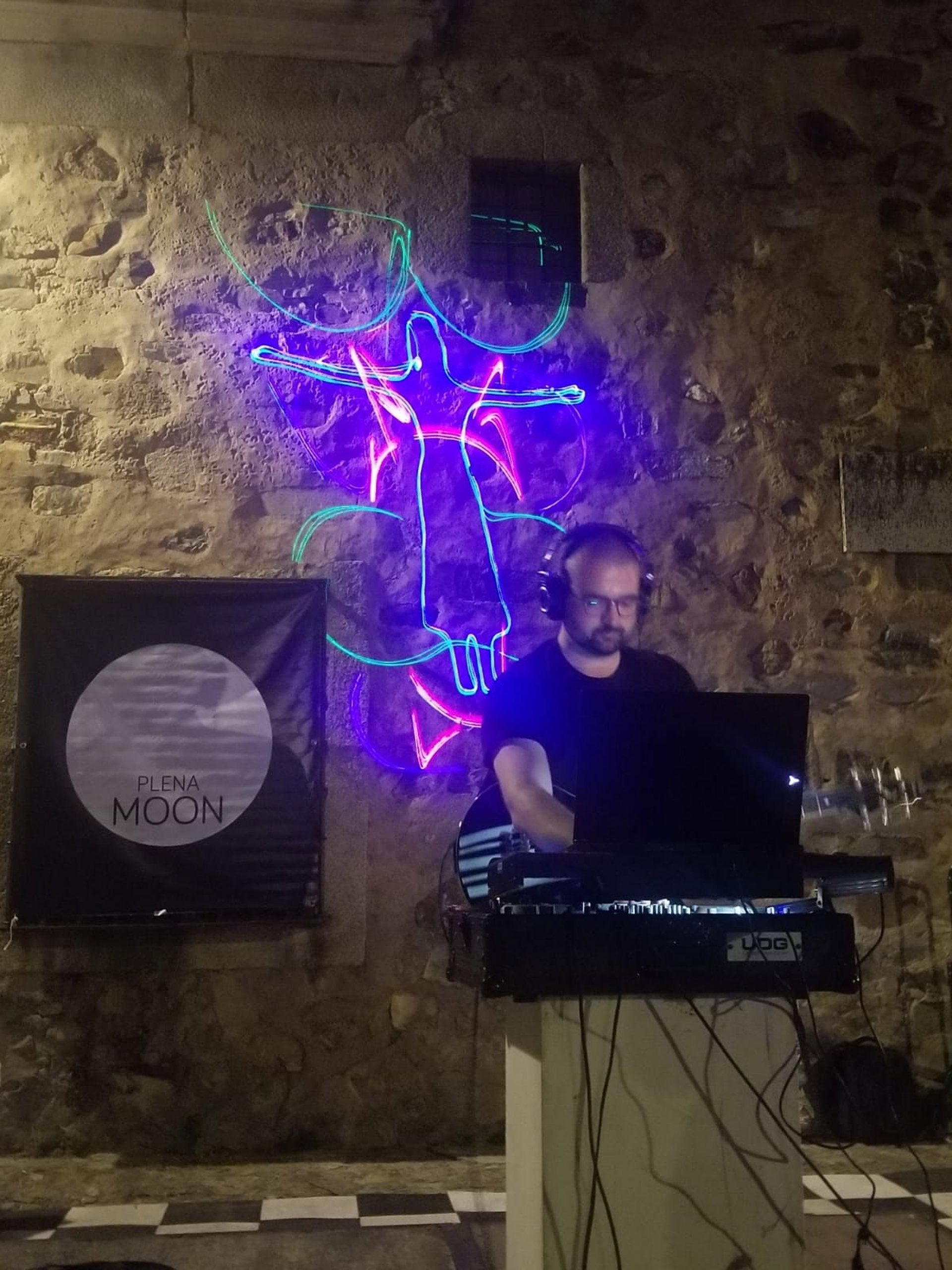 La Sala Trajano de Mérida ofrece este fin de semana los conciertos del músico Treska y de la banda Olvidados La Sala Trajano de Mérida ofrece este fin de semana los conciertos del músico Treska y de la banda Olvidados