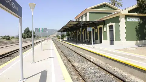 Adif adjudica por 6,7 millones la mejora de la infraestructura en cuatro estaciones del corredor Mérida-Puertollano Adif adjudica por 6,7 millones la mejora de la infraestructura en cuatro estaciones del corredor Mérida-Puertollano