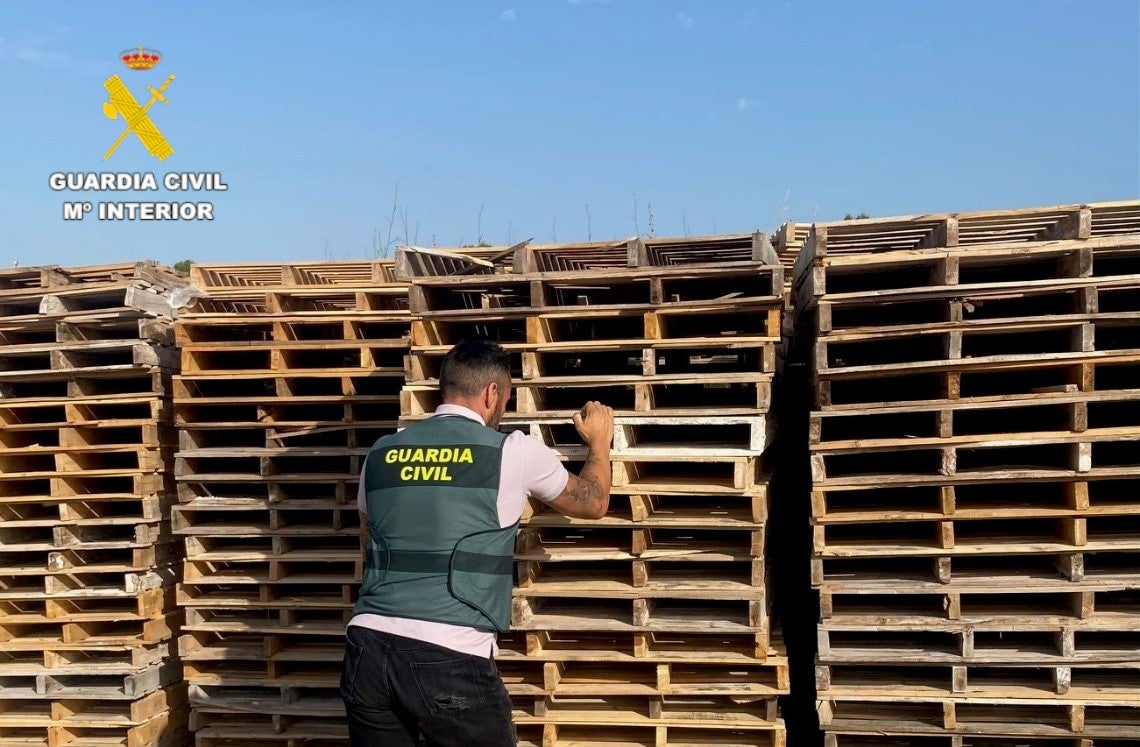 Detenido por el robo de más de un centenar de palets de madera en una empresa de Alcora Detenido por el robo de más de un centenar de palets de madera en una empresa de Alcora