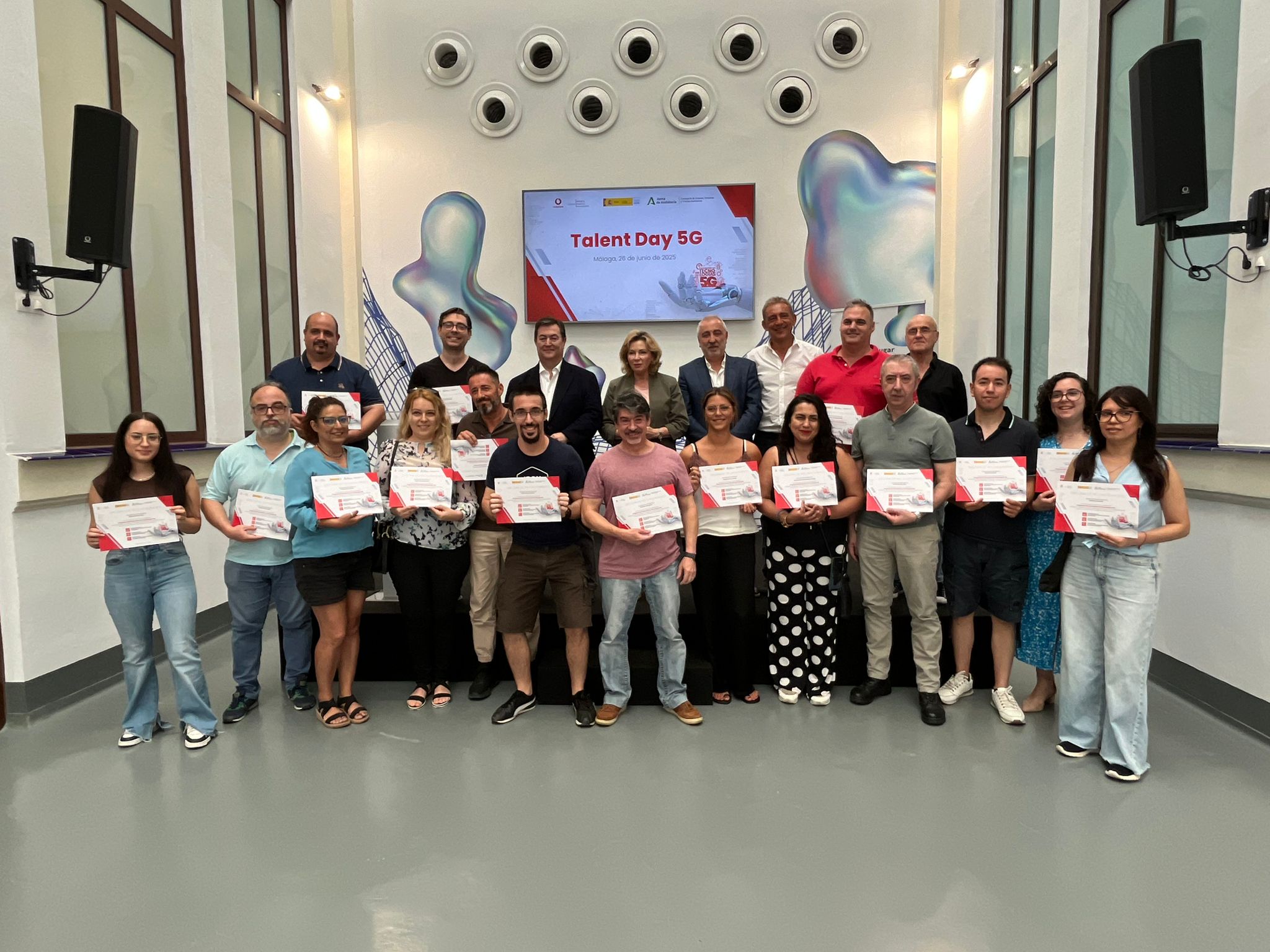 Más de 600 personas se han formado en 5G en Málaga gracias a un programa de la Junta en colaboración con Vodafone Más de 600 personas se han formado en 5G en Málaga gracias a un programa de la Junta en colaboración con Vodafone