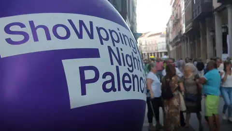 Palencia celebra hoy la Showpping Night con 80 comercios adheridos .