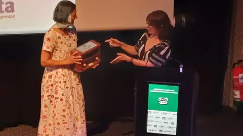 Premio a la Mujer Premio a la Mujer