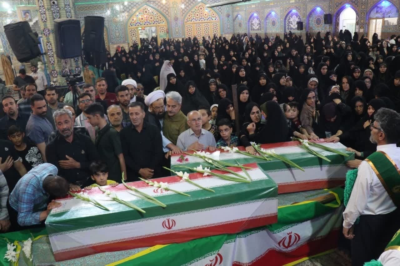 Irán celebra multitudinarios funerales por los militares y científicos muertos en la guerra con Israel Irán celebra multitudinarios funerales por los militares y científicos muertos en la guerra con Israel
