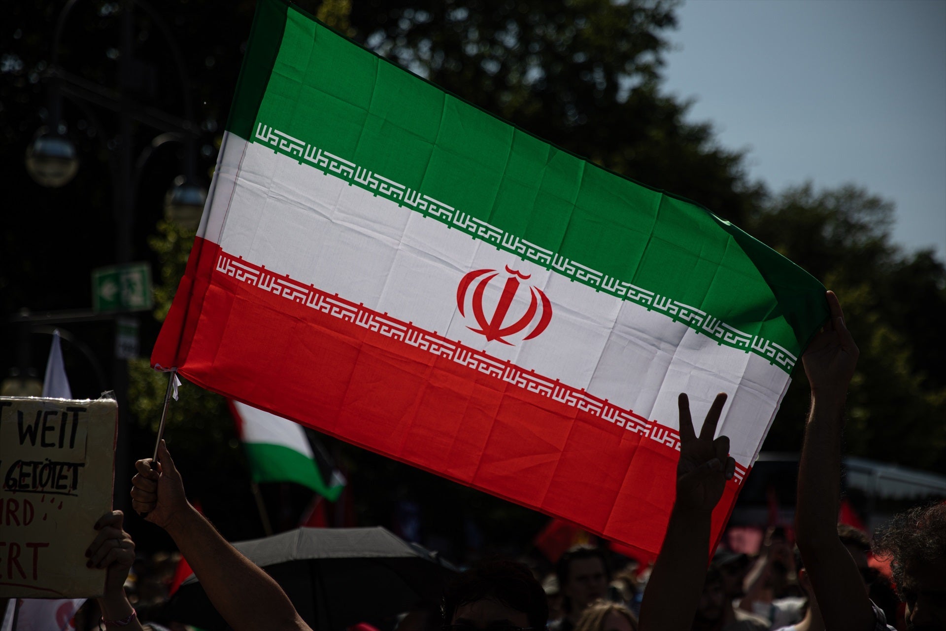Emmanuele Ottolenghi sobre el programa nuclear iraní: "Irán podría querer ocultar el nivel real de daño sufrido como herramienta de presión y para evitar que se conozca el estado del programa" Emmanuele Ottolenghi sobre el programa nuclear iraní: "Irán podría querer ocultar el nivel real de daño sufrido como herramienta de presión y para evitar que se conozca el estado del programa"