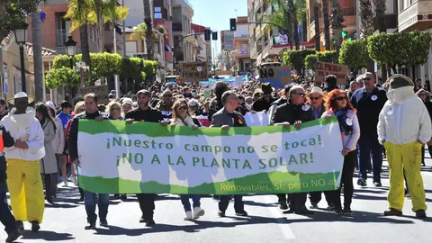 La Asociación de Vecinos de San Miguel rechaza la nueva ubicación propuesta para ubicar la planta solar de la desaladora de Torrevieja En marzo de 2024 se celebró la primera manifestación para rechazar la ubicación de la planta solar sobre suelo agrícola en San Miguel