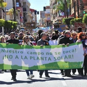 La Asociación de Vecinos de San Miguel rechaza la nueva ubicación propuesta para ubicar la planta solar de la desaladora de Torrevieja La Asociación de Vecinos de San Miguel rechaza la nueva ubicación propuesta para ubicar la planta solar de la desaladora de Torrevieja