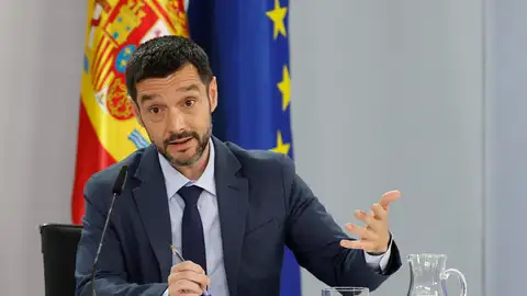 El ministro de Derechos Sociales, Consumo y Agenda 2030, Pablo Bustinduy. El ministro de Derechos Sociales, Consumo y Agenda 2030, Pablo Bustinduy.