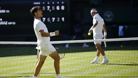 Alcaraz debuta con una sufrida victoria ante Fognini Alcaraz debuta con una sufrida victoria ante Fognini