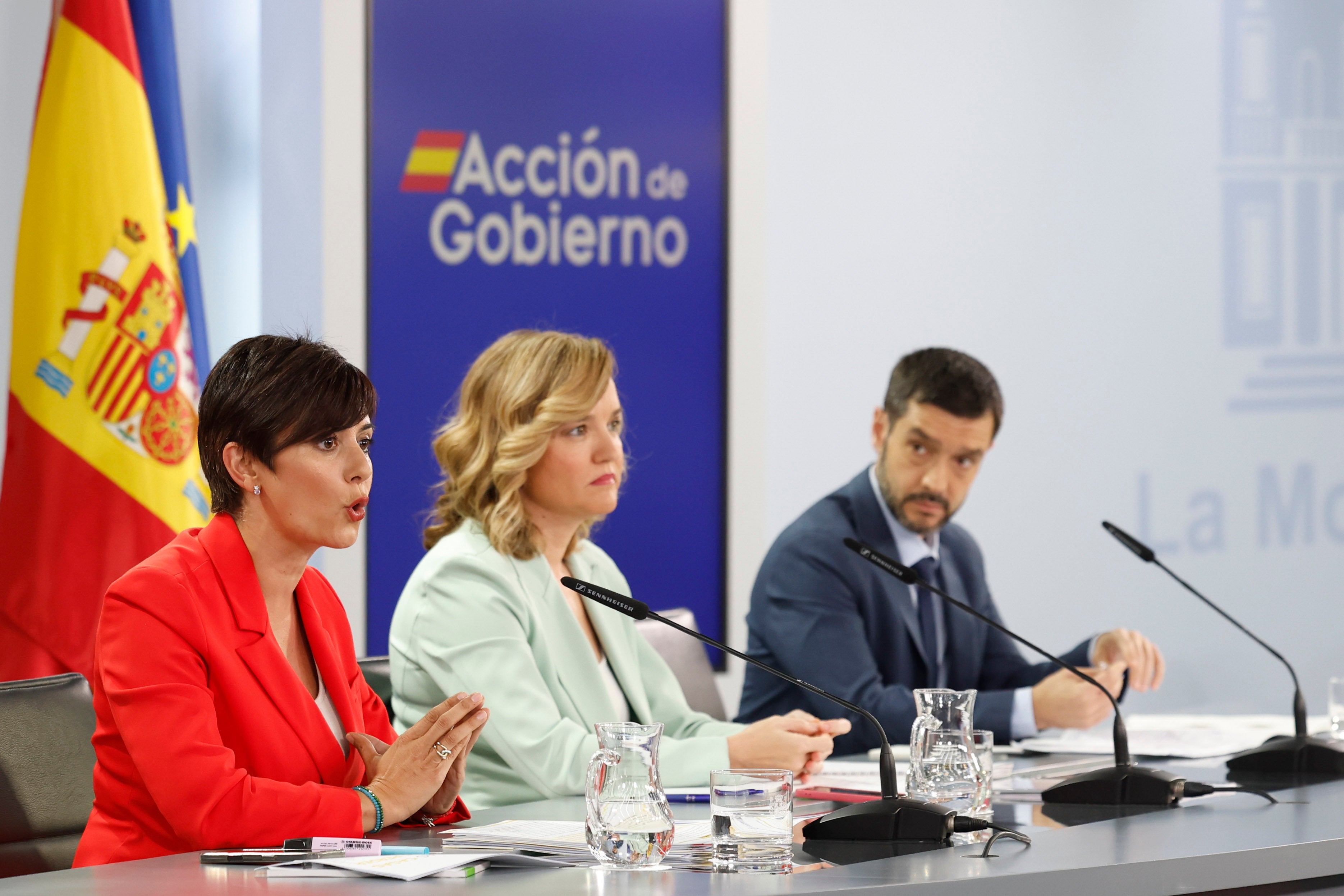 El Gobierno descarta que haya financiación irregular en el PSOE: "No hay ningún indicio" El Gobierno descarta que haya financiación irregular en el PSOE: "No hay ningún indicio"