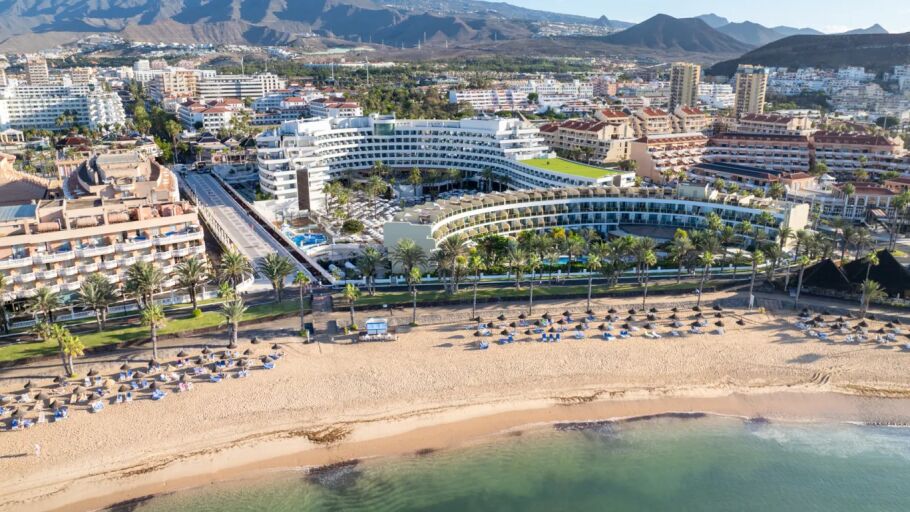 Imagen de archico del Mediterranean Palace en Adeje, Tenerife, parte del complejo Mare Nostrum Resort que se vender&aacute; por 430 millones a Spring Hotels en la mayor operaci&oacute;n de compra venta de la historia del sector 