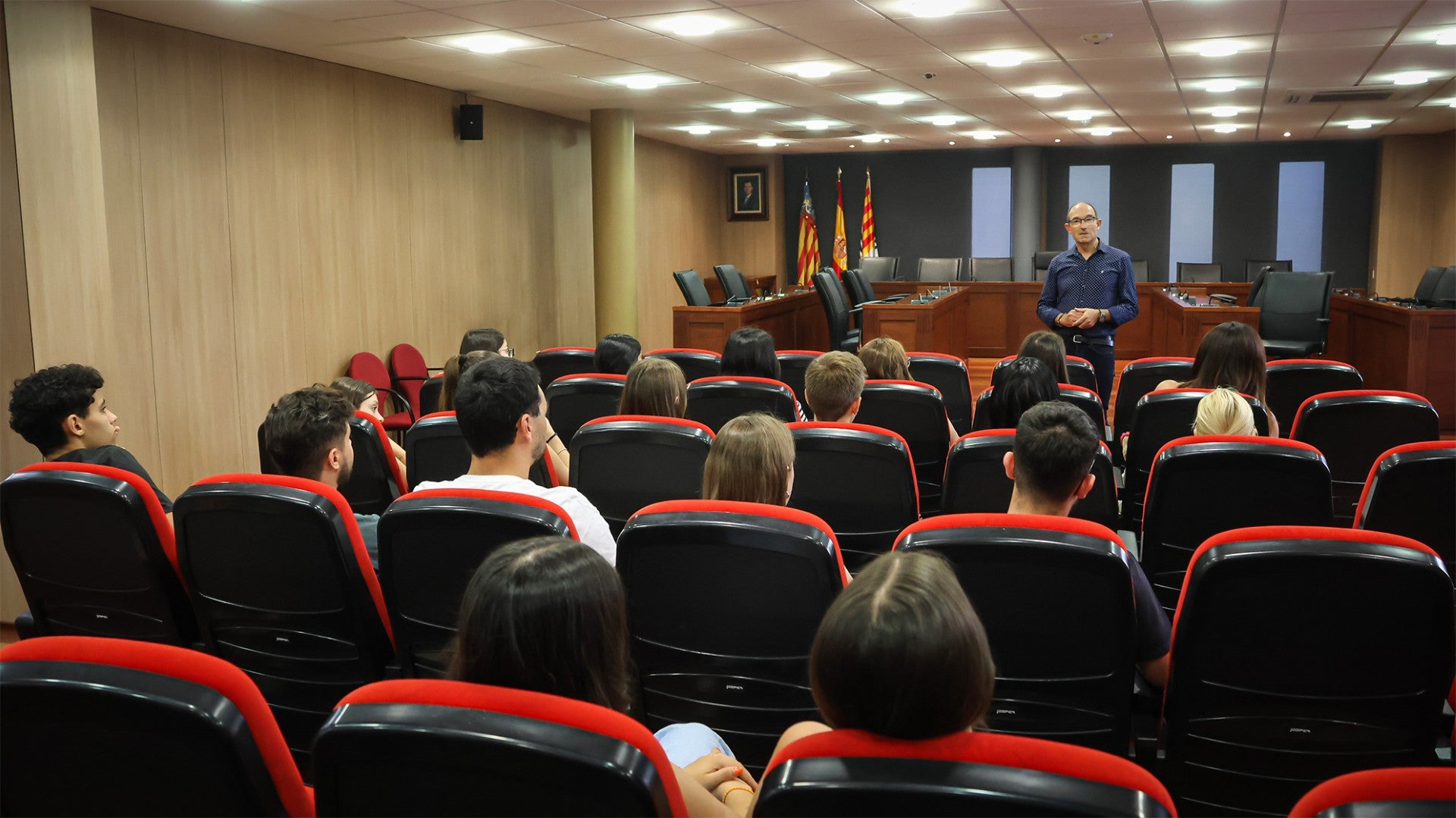 Onda ofrece una primera oportunidad formativa a 20 jóvenes ondenses durante los meses de julio y agosto Onda ofrece una primera oportunidad formativa a 20 jóvenes ondenses durante los meses de julio y agosto