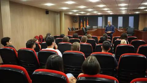 Onda ofrece una primera oportunidad formativa a 20 jóvenes ondenses durante los meses de julio y agosto Onda ofrece una primera oportunidad formativa a 20 jóvenes ondenses durante los meses de julio y agosto