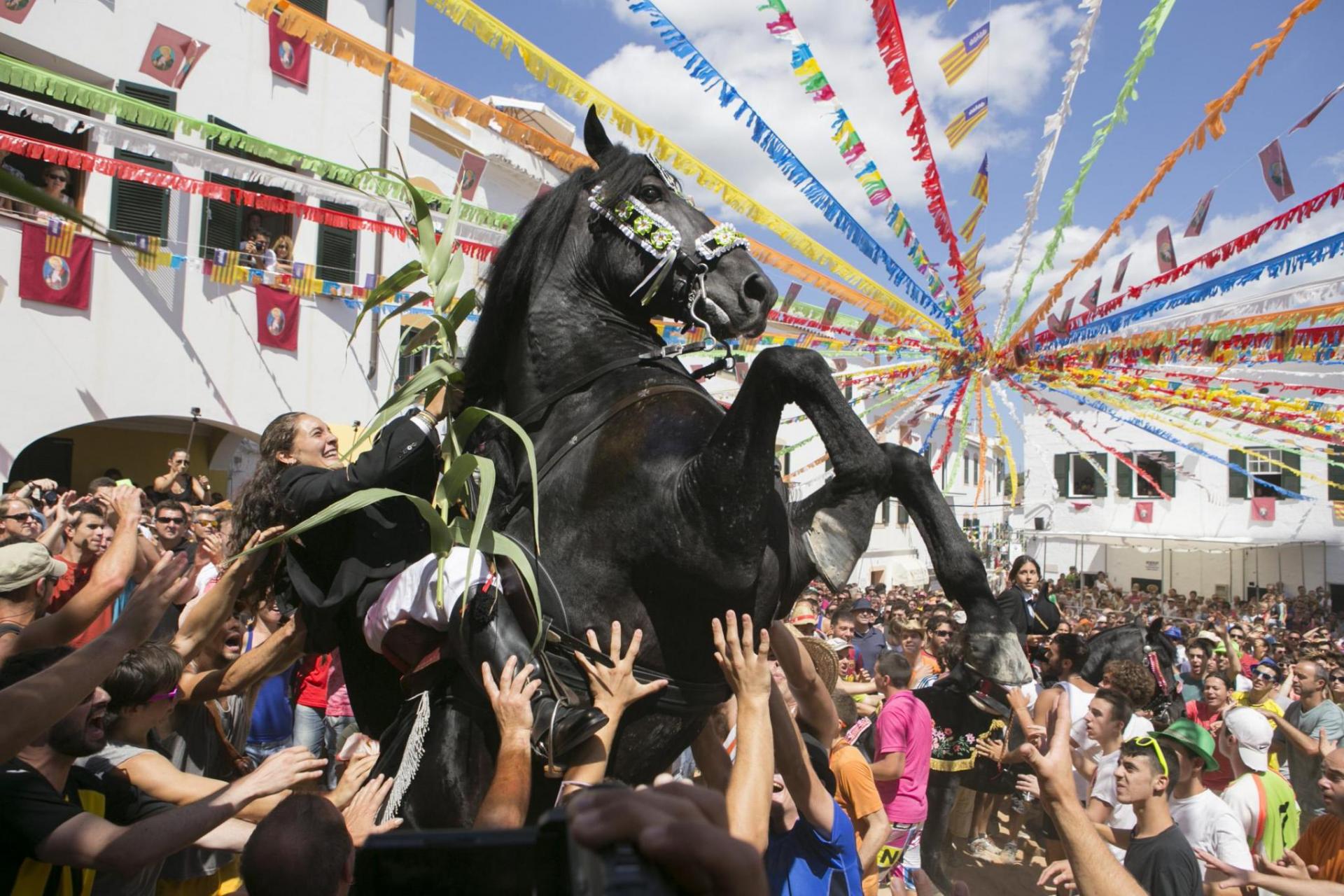 Ferreries vetará la participación de los caixers en las fiestas condenados por violencia de género y animal Ferreries vetará la participación de los caixers en las fiestas condenados por violencia de género y animal