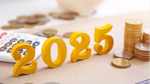 Cuánto cobrarás de pensión si has cotizado 15, 20 o 30 años: estas son las cifras en 2025 Cuánto cobrarás de pensión si has cotizado 15, 20 o 30 años: estas son las cifras en 2025