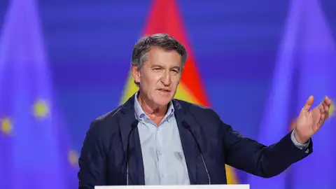 Las 10 medidas de obligado cumplimiento que Feijóo aprobaría en sus primeros 100 días de Gobierno Las 10 medidas de obligado cumplimiento que Feijóo aprobaría en sus primeros 100 días de Gobierno