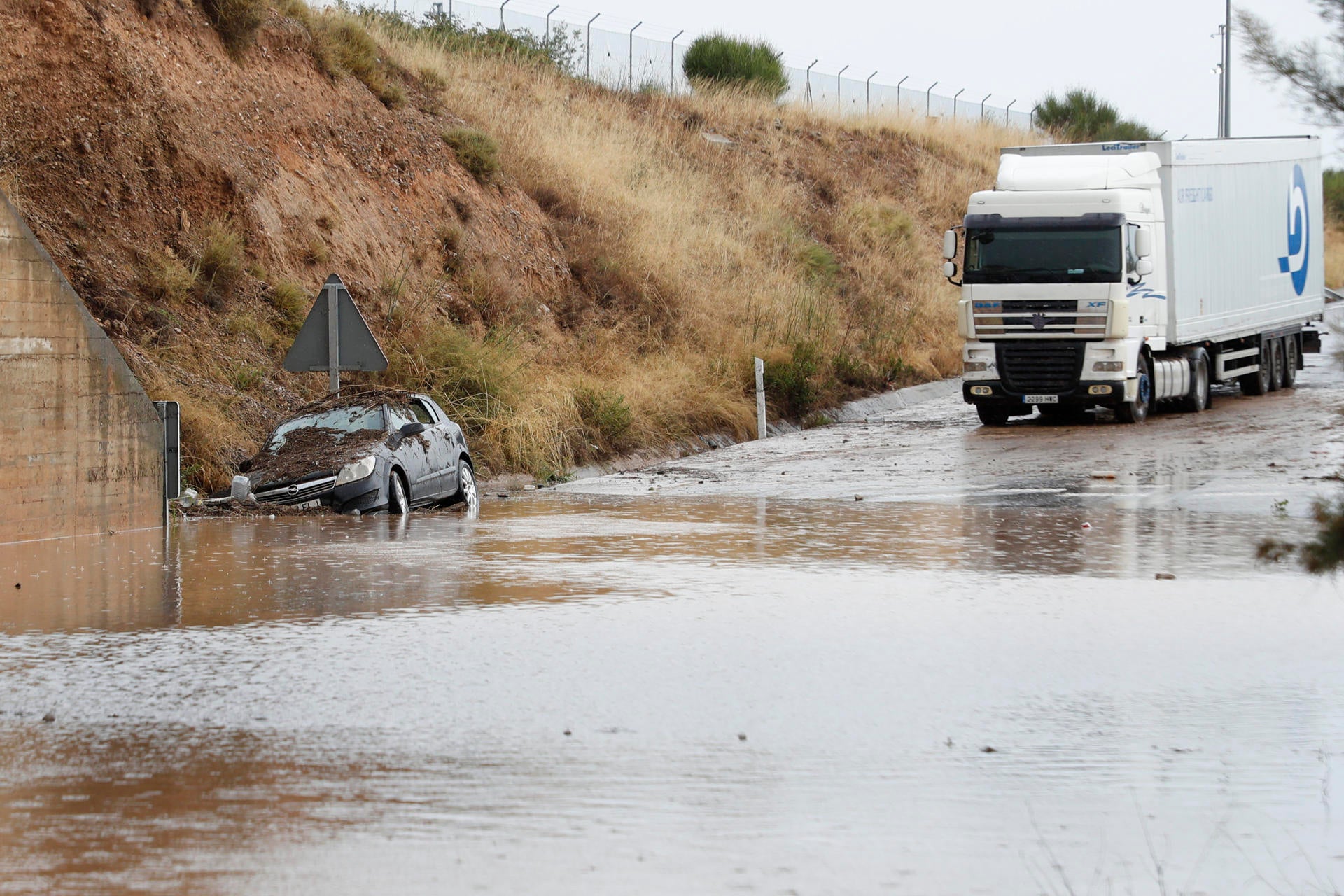 La Aemet desactiva la alerta naranja en Aragón y poco a poco vuelve la estabilidad tras la dana La Aemet desactiva la alerta naranja en Aragón y poco a poco vuelve la estabilidad tras la dana