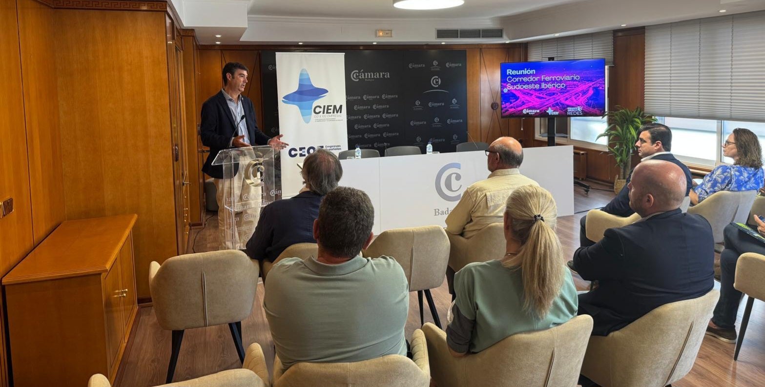 La Junta de Extremadura subraya que aún queda por decidir más de un tercio del trazado del AVE Badajoz-Madrid La Junta de Extremadura subraya que aún queda por decidir más de un tercio del trazado del AVE Badajoz-Madrid