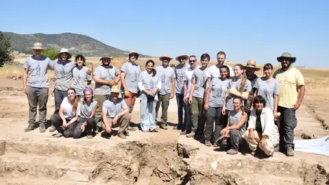 Una docena de jóvenes arqueólogos excavan la zona del mercado y las termas en la Ciudad Romana de Regina Una docena de jóvenes arqueólogos excavan la zona del mercado y las termas en la Ciudad Romana de Regina