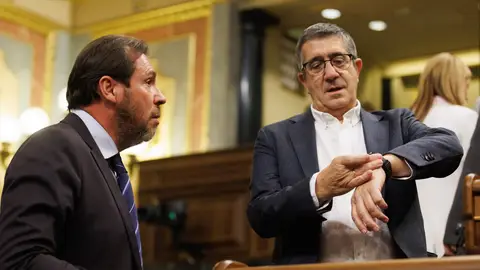 Óscar Puente y Patxi López en el Congreso de los Diputados Óscar Puente y Patxi López en el Congreso de los Diputados