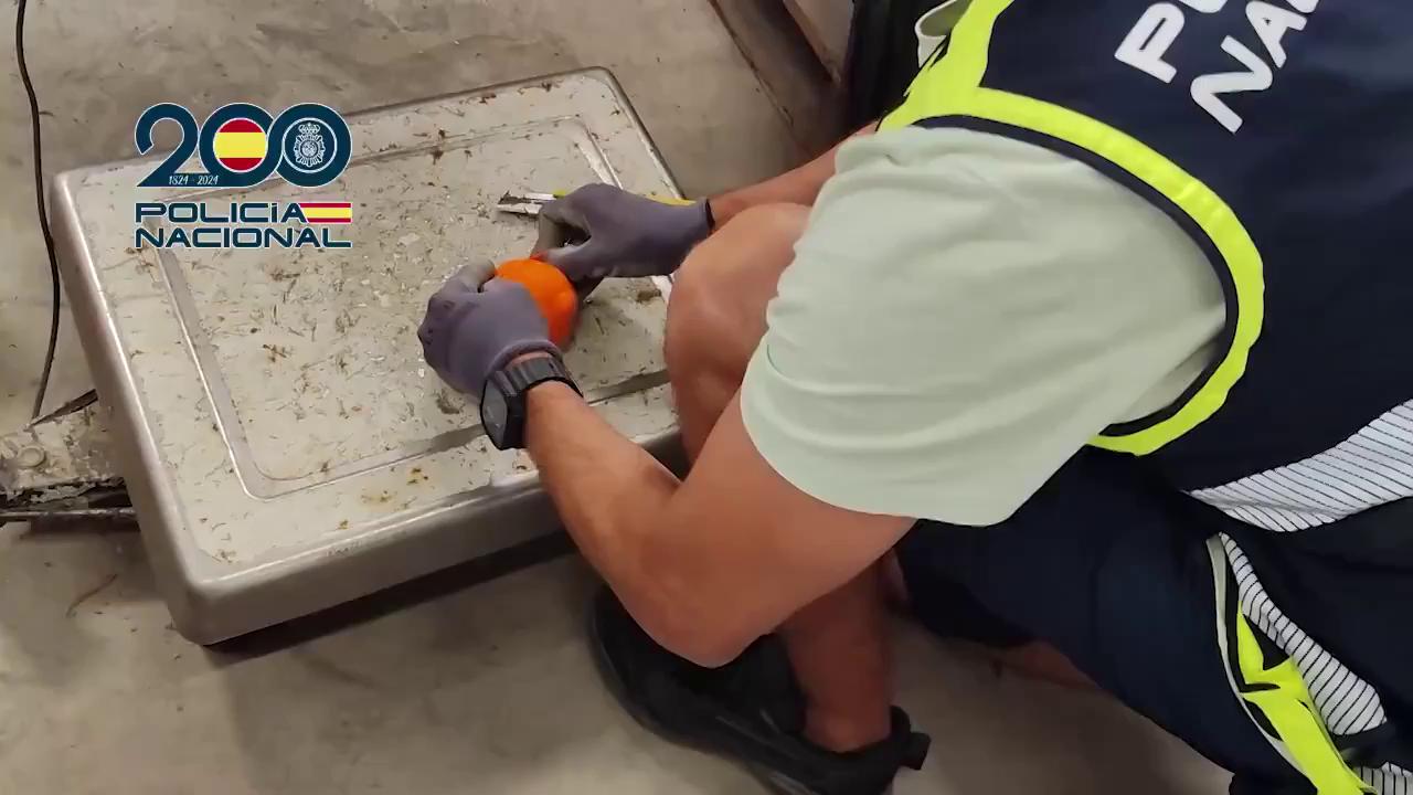 Interceptados 3.500 kilos de hachís y 1.400 litros de combustible para narcolanchas en El Palmar Interceptados 3.500 kilos de hachís y 1.400 litros de combustible para narcolanchas en El Palmar