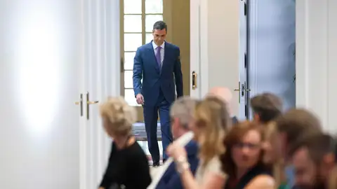 Pedro Sánchez, presidente del Gobierno, antes de una rueda de prensa sobre el balance de los últimos seis meses de mandato Pedro Sánchez, presidente del Gobierno, antes de una rueda de prensa sobre el balance de los últimos seis meses de mandato
