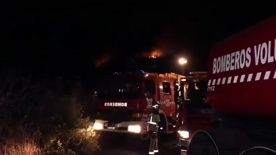 Efectivos de extinción actúan en el incendio forestal de El Tanque, Tenerife Efectivos de extinción actúan en el incendio forestal de El Tanque, Tenerife