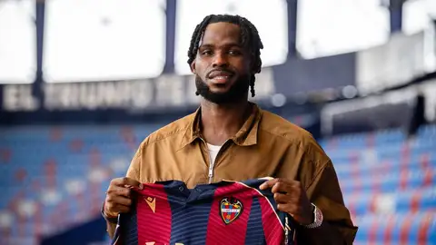 Goduine Koyalipou, nuevo jugador del Levante UD Goduine Koyalipou, nuevo jugador del Levante UD