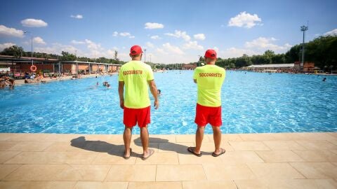 La Comunidad de Madrid reitera la necesidad de vigilancia de menores en las piscinas