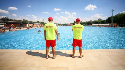 La Comunidad de Madrid reitera la necesidad de vigilancia de menores en las piscinas La Comunidad de Madrid reitera la necesidad de vigilancia de menores en las piscinas