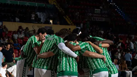 Los jugadores del Baloncesto Sevilla en un partido durante la temporada pasada Los jugadores del Baloncesto Sevilla en un partido durante la temporada pasada