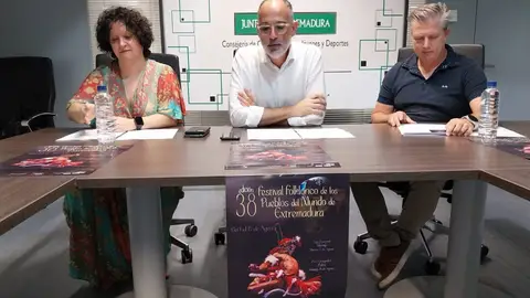 El XXXVIII Festival Folklórico de los Pueblos del Mundo de Extremadura hará parada en 69 localidades del 1 al 15 de agosto El XXXVIII Festival Folklórico de los Pueblos del Mundo de Extremadura hará parada en 69 localidades del 1 al 15 de agosto