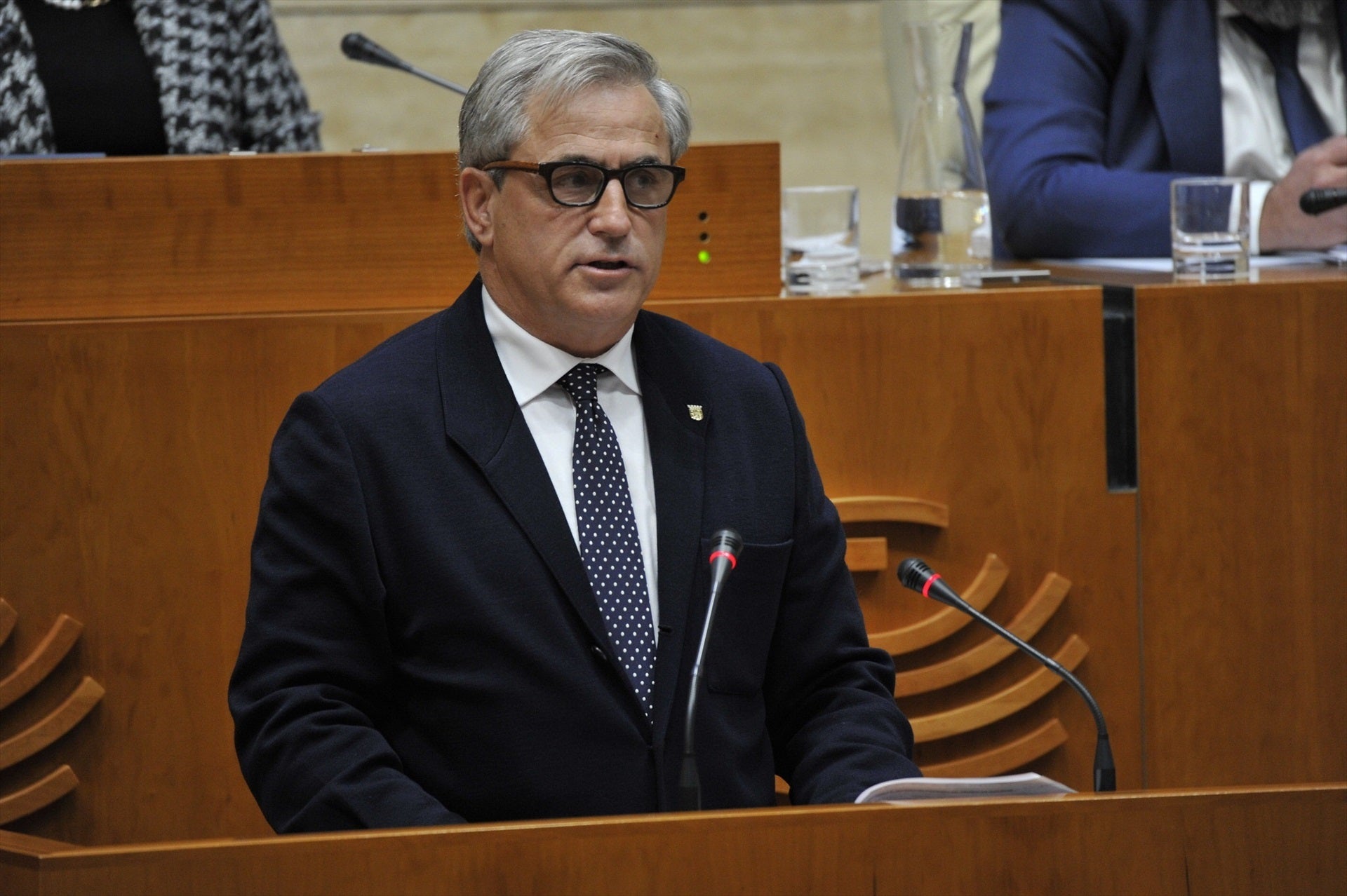 Dimite el consejero Gestión Forestal y Mundo Rural del Gobierno de Extremadura, acusado de falsear su currículum Dimite el consejero Gestión Forestal y Mundo Rural del Gobierno de Extremadura, acusado de falsear su currículum