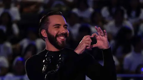 Bukele reforma la Constitución de El Salvador para permitir la reelección indefinida del presidente Bukele reforma la Constitución de El Salvador para permitir la reelección indefinida del presidente