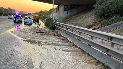 Dos roturas en tuberías principales alteran el tráfico y el servicio de agua en Palma Dos roturas en tuberías principales alteran el tráfico y el servicio de agua en Palma