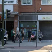 Varias personas hacen cola en una oficina del SEPE. - Eduardo Parra - Europa Press Varias personas hacen cola en una oficina del SEPE. - Eduardo Parra - Europa Press