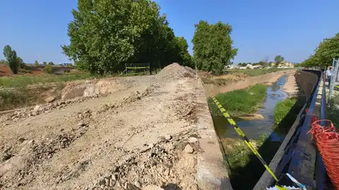 Tramo del puente en el que se han iniciado los trabajos de recuperación. Tramo del puente en el que se han iniciado los trabajos de recuperación.