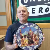 Carlos del Riego con la edición especial de "Their satanic majesties request" Carlos del Riego con la edición especial de "Their satanic majesties request"