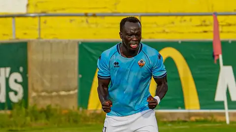 Mabil se estrena como goleador: “Tenemos grandes objetivos esta temporada” Mabil se estrena como goleador: “Tenemos grandes objetivos esta temporada”