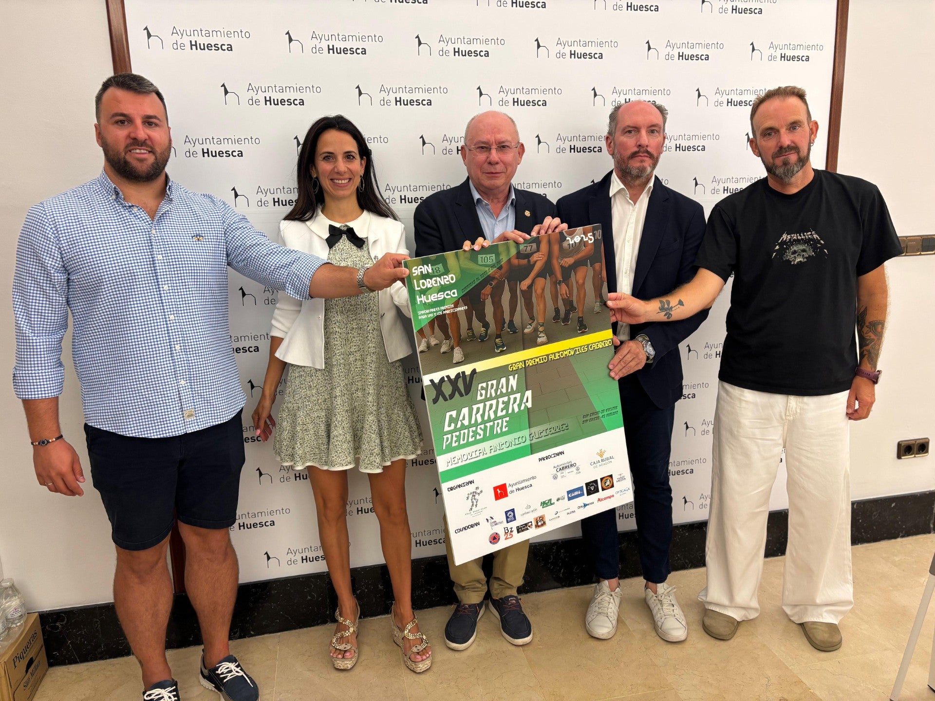 XXV aniversario de la Gran Carrera Pedreste en Huesca con 28 atletas en los Porches de Galicia XXV aniversario de la Gran Carrera Pedreste en Huesca con 28 atletas en los Porches de Galicia