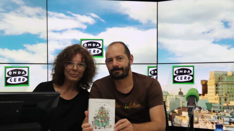 Begoña Gómez y Jose Luis Fernández Casadevante ‘Kois’ Autor del libro “HUERTOPÍAS: Ecourbanismo, cooperación social y agricultura”