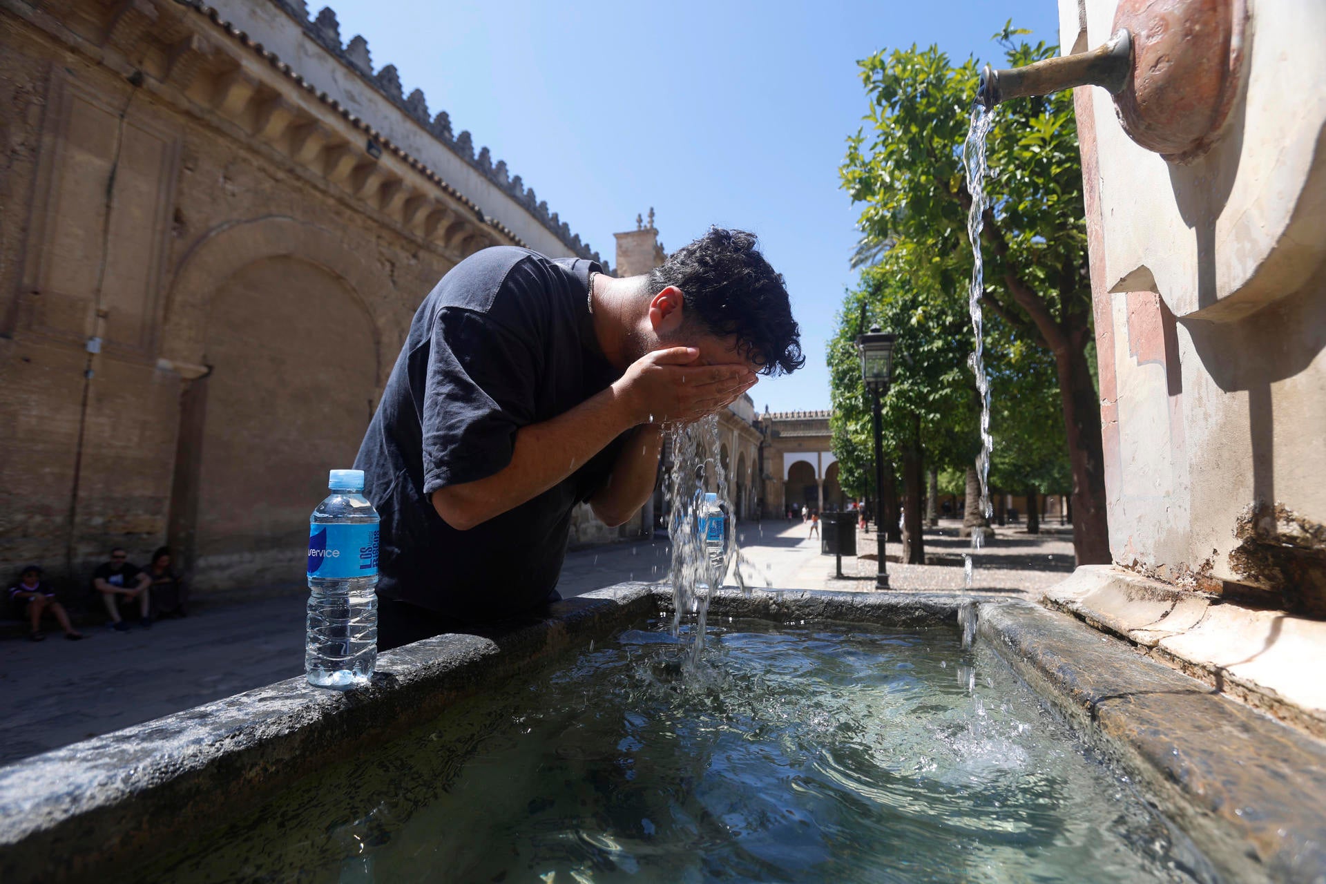 La nueva ola de calor pone en alerta a casi toda España: las provincias con avisos de la AEMET por temperaturas de hasta 42 grados La nueva ola de calor pone en alerta a casi toda España: las provincias con avisos de la AEMET por temperaturas de hasta 42 grados