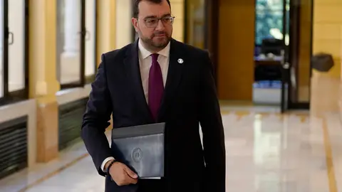 Adrián Barbón. Adrián Barbón