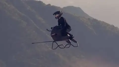 Sale a la venta el primer prototipo de moto voladora: Sale a la venta el primer prototipo de moto voladora: