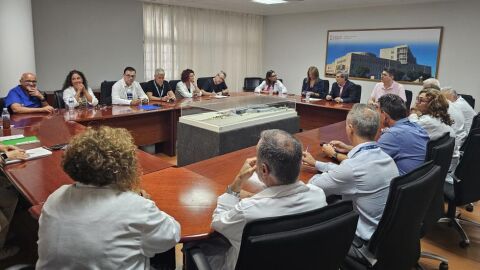 Firma del acuerdo entre la Conseller&iacute;a de Sanidad y el comite de empresa del Hospital de la Ribera